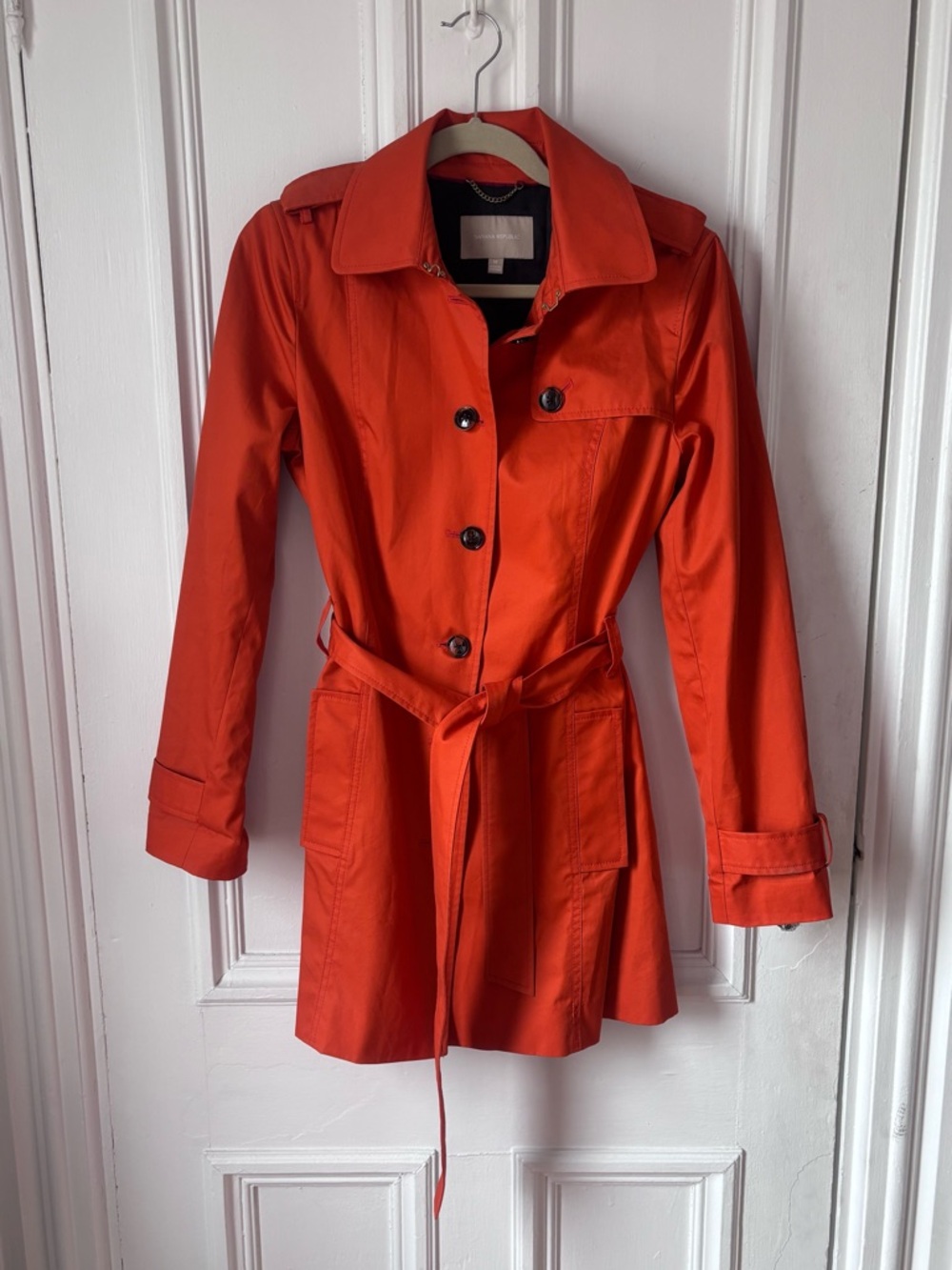 Women’s Banana Republic Orange Lined Belted Trench Coat size Medium